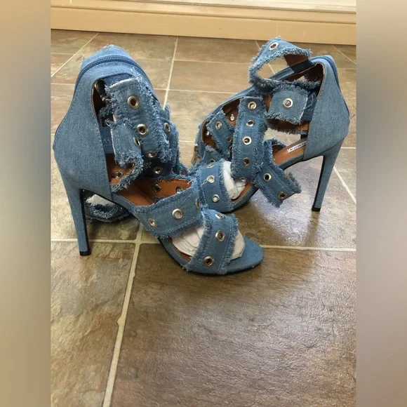 CAPE ROBBIN HIGH HEEL SANDALS SIZE: 8..5 - Picture 5 of 8